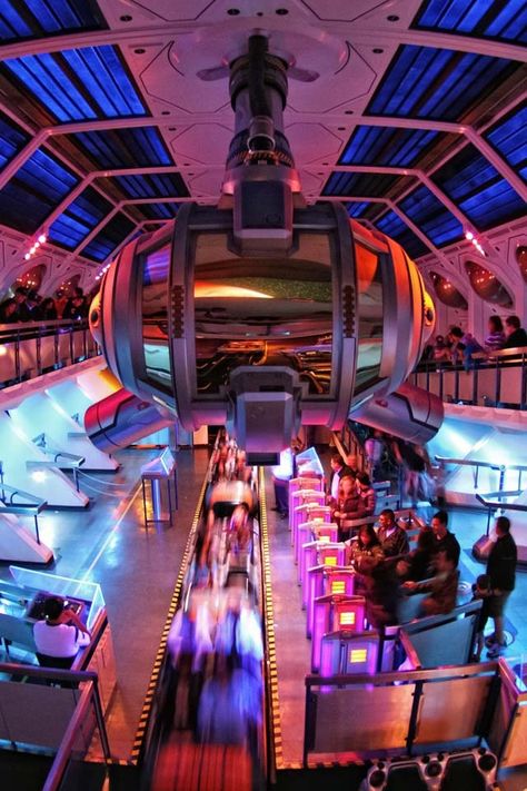 Space mountain - Magic Kingdom Disneyland Florida, Magic Kingdom Disney World, Disney World Attractions, Disney World Orlando, Disneyland California Adventure, Disney Attractions, Disney World Magic Kingdom, Disney Rides, Space Mountain