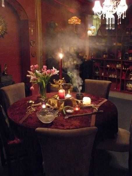 Witchy Dining Table, Psychic Room, Witchy Rooms, Tarot Reading Room, Witchy Cottage, Witchy Room, Witch Room, Witch Cottage, Secret Room