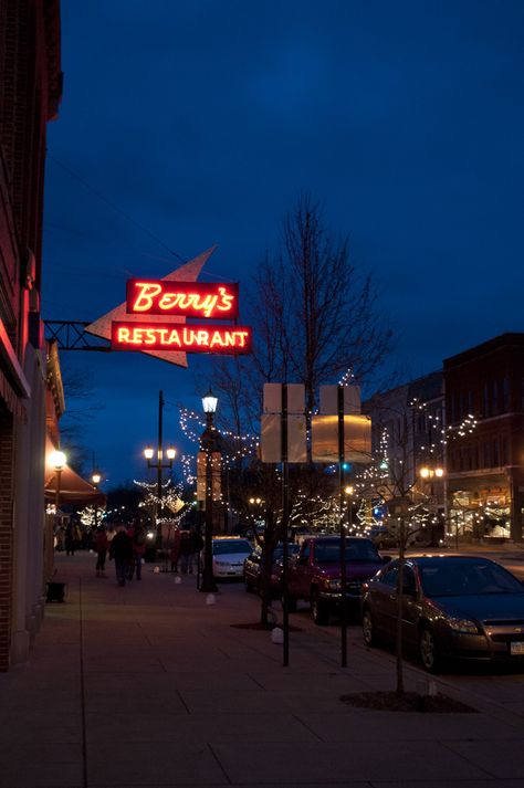 Main Street Norwalk. #ohio #norwalk Norwalk Ohio, Things To Do In Ohio, Sandusky Ohio, Travel House, New London, Story Of My Life, Short Story, Main Street, Plymouth