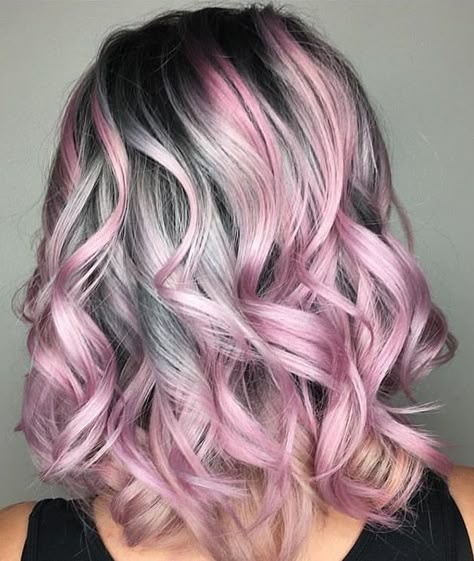 Pink and silver hair. Pink And Grey Hair, Rose Gold Hair Shades, Silver Ombre Hair, Grey Hair Wig, Pink Ombre Hair, Silver Hair Color, Hair Color Pink, Hair Color Highlights, Hair Shades