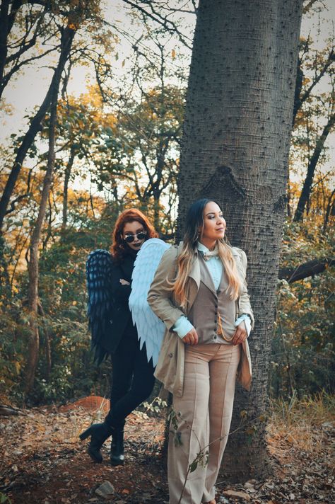 Foto do cosplay de Good Omens
IG: @italo.ink Good Omens Halloween Costume, Good Omens Cosplay, Aziraphale Cosplay, Ineffable Wives, History Bounding, Cosplay Inspo, Cosplay Inspiration, Good Omens Book, Ineffable Husbands