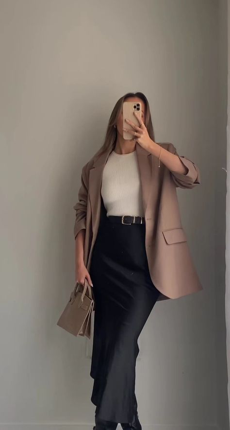 Satin Office Outfit, Tops For Women With Skirt, Business Casual Modest Outfits, Grey Skirt Work Outfit, Modest Summer Office Outfits, Business Skirt Outfits Classy, Investment Banking Women Outfit, Lawyer Outfit Dress, Satin Skirt Business Casual