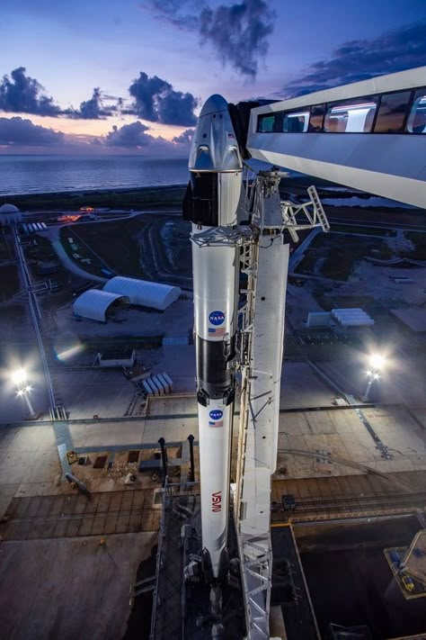 Nasa Spacex, Space Engineers, Aerospace Engineering, Nasa Space, Launch Pad, Nasa Astronauts, Space Center, International Space Station, Space Program