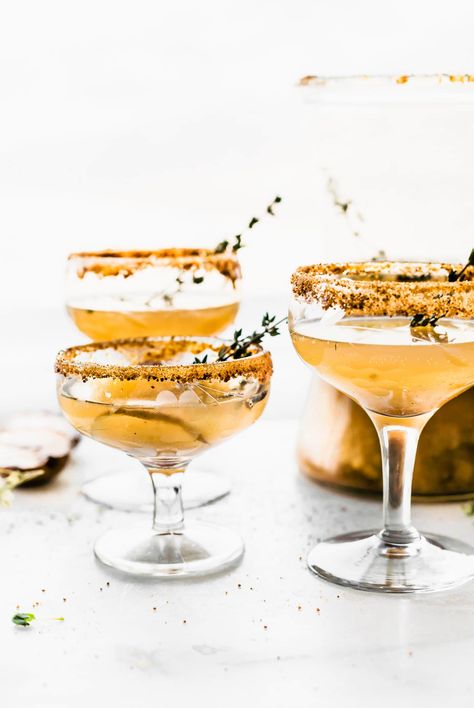 Sparkling Cocktails, Festive Cocktail Recipes, Bridal Shower Drinks, Pear Cocktails, Pear Puree, Roasted Pear, Fall Cocktails Recipes, Sparkling Cocktail, Best Alcohol