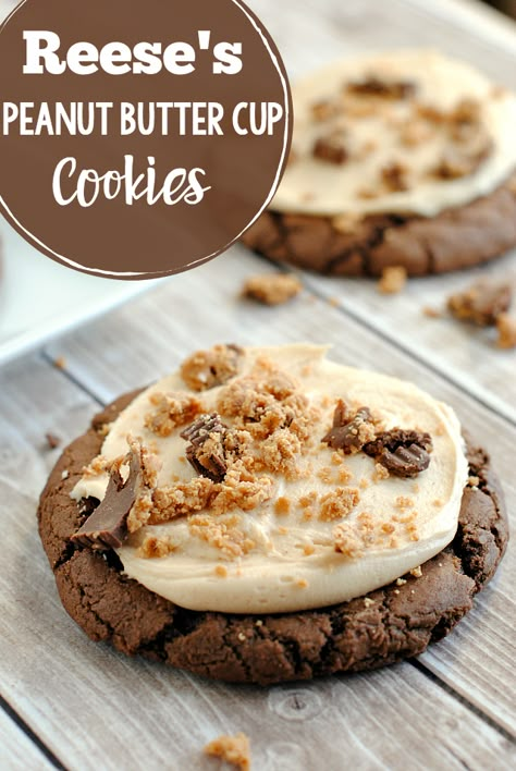 Chocolate Reese's Peanut Butter Cup Cookies-A soft and chewy chocolate cookie topped with peanut butter frosting and crushed Reese's Peanut Butter Cups. This cookie recipe is amazing! #cookie #dessert #dessertrecipe #reeses #peanutbutter Peanut Butter Reeses Cookies, Reese's Cookies, Reese's Peanut Butter Cup Cookies, Reeses Cookies, Chocolate Cookie Recipe, Crumble Cookie Recipe, Chocolate Peanut Butter Desserts, Cup Cookies, Reese's Peanut Butter Cup