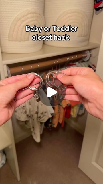 Home Harmony Tips on Instagram: "🌟 Tired of struggling with folded baby clothes?   Try this amazing hack using shower curtain hooks to hang and organize your little one’s outfits! It’s a game-changer for busy parents seeking an stress-free morning routine.   Say goodbye to the mismatched mess and hello to a neatly organized closet that makes getting ready a breeze.   Follow me for more genius home tips to simplify your daily life! Tap up if you’re ready to revolutionize your baby’s wardrobe!  Credit: @keisha_motherhood  #babyorganization #momhacks #parentingtips #homeorganization #babyfashion." Hanging Baby Clothes Hack, Mismatched Nursery, How To Fold Onesies, Baby Room Organization Ideas, Toddler Closet, Baby Clothes Hangers, Nursery Closet Organization, Organized Closet, Curtain Hangers