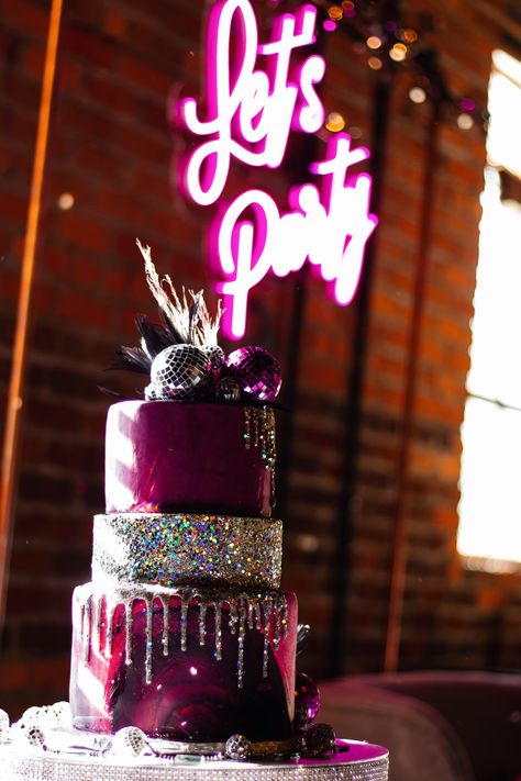 Disco Sweet 16 Birthday Party, Caresha Please Party, Disco Birthday Party Cake, Nashville Cake Ideas, Disco Glam Birthday Cake, 21st Birthday Nashville Theme, Cowgirl Disco Cake, 21 Birthday Nashville Theme, Hot Pink Disco Cake