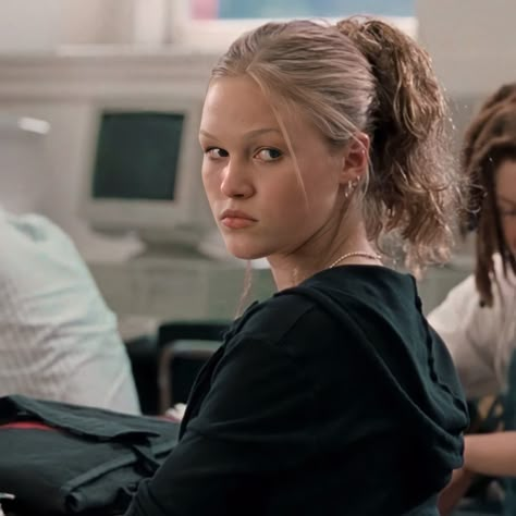 Kat Stratford, Kaptan Jack Sparrow, Julia Stiles, 10 Things I Hate About You, Lizzie Mcguire, Leighton Meester, Iconic Movies, Hair Goals, Role Models