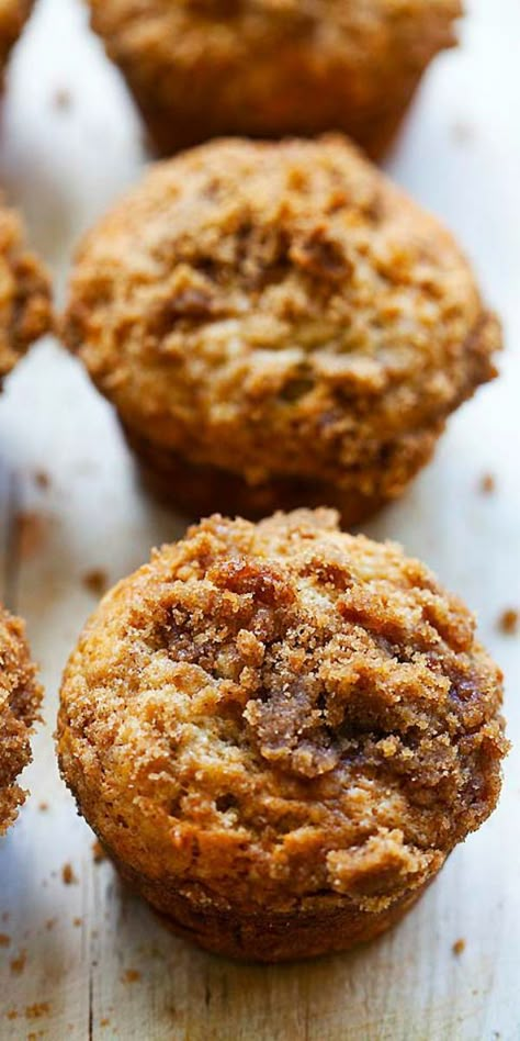 The BEST brown sugar-cinnamon crumbs banana muffins. Easy and delicious recipe that you can make with over-ripe bananas, no stand mixer needed | rasamalaysia.com #banana #muffins #baking Stand Mixer Muffin Recipes, Banana And Cinnamon Muffins, Banana Brown Sugar Muffins, Cinnamon Sugar Banana Muffins, Brown Butter Banana Muffins, Best Banana Muffins Ever, Ripe Banana Recipes, Brown Sugar Muffins, Kitchenaid Stand Mixer Recipes