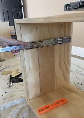 Diy Bedside Table Ideas, Nightstand Build, Diy Nightstand Ideas, Diy Nightstand With Drawer, Diy Bedside Table, Diy Breakfast Nook, Pine Nightstand, Minimalist Diy, Simple Nightstand