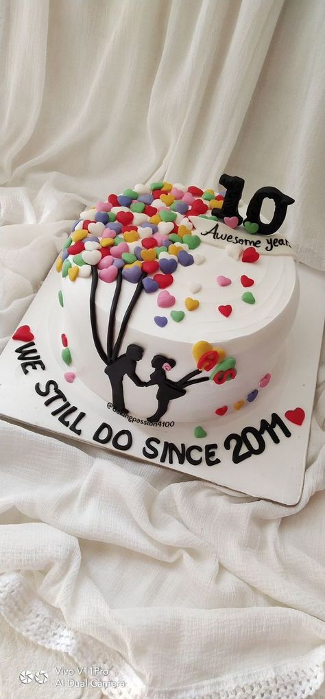 Fun Anniversary Cake, 30 Th Anniversary Cake, 10 Year Anniversary Desserts, 20 Year Anniversary Cake Ideas, Small Anniversary Cake For Two, 10 Year Wedding Anniversary Ideas Party Decor, 10th Anniversary Cake Ideas, 20th Anniversary Cake Ideas, 10 Year Anniversary Cake Ideas