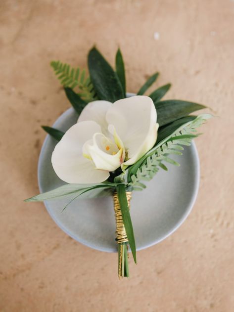 Tropical Wedding Corsage, White Tropical Boutonniere, Orchid Flowers Wedding, White And Green Tropical Bridal Bouquet, Palm Leaf Boutonniere, Monstera Boutonniere, Tropical Flower Boutonniere, Frangipani Wedding Bouquet, Palm Wedding Bouquet