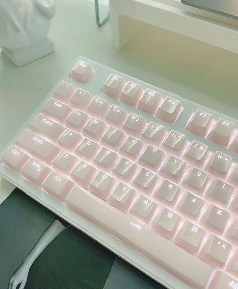 jelly crystal key caps desktop decor Keyboard Pc Aesthetic, Pink Setup Aesthetic, Pink Keyboard Aesthetic, Keyboard Computer Aesthetic, Gaming Keyboard Aesthetic, Pretty Keyboard, Custom Keyboard Keycaps, Dubai Culture, Cute Keyboards