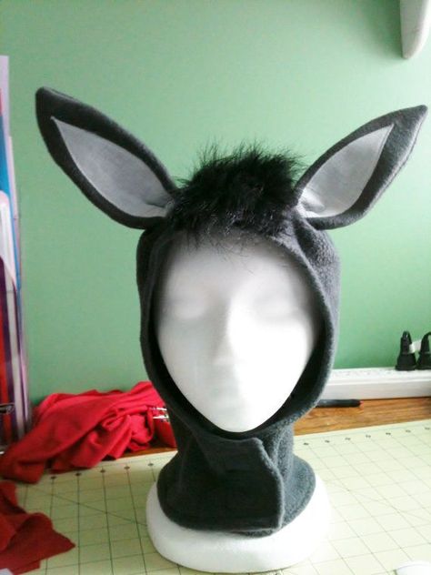 Donkey Costume Diy, Shrek Donkey Costume, Shrek Costume Diy, Donkey From Shrek, Donkey Mask, Shrek Costumes, Donkey Costume, Shrek Jr, Shrek Donkey