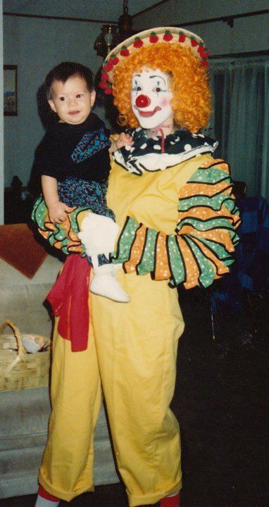 Clowns Picture from Regina Wollrabe Facebook Whiteface Clown, Clowncore Fashion, Clown Outfits, Clown Stuff, Clowncore Aesthetic, Famous Clowns, Silly Clown, Clown Pics, Clown Clothes