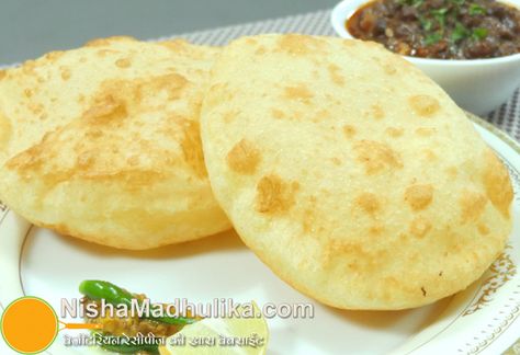 Instant Bhatura Recipe, Batura Recipe, Healthy Veggie Snacks, Bhature Recipe, Flat Bread Recipes, Paratha Roti, Bhatura Recipe, Lamb Curry Recipes, Punjabi Recipes