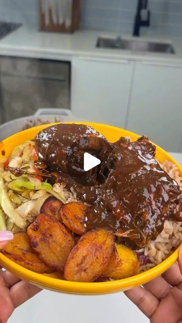 Jamaicans A Yaad & Abroad 🇯🇲 on Instagram: "🇯🇲 Jamaican Brown Stew Chicken. What is your favorite thing to have with Brown Stew Chicken? 📽: Reposted from @themoodyfoody  . . #foodie #jamaica #madeinjamaica #jamaican #jamaicanfood #jamaicancuisine #brownstewchicken #proudjamaican #tsrfoodies #reelsinstagram #foodlover #foodheaven #jamaica🇯🇲 #foodstagram #876 #🇯🇲 #trendingreels #riceandpeas #caribbeanfood #explorepage #carribeanfood #yardie #currygoat #dinner #oxtail #contentcreator #foodblog #viralreels #visitjamaica #influencer" Authentic Oxtail Recipes Jamaican, Chicken Curry Crockpot, Jamaican Oxtail Stew, Jamaican Brown Stew, Jamaican Brown Stew Chicken, Jamaican Recipe, Jamaican Oxtail, Jamaican Curry Chicken, Recipes Jamaican