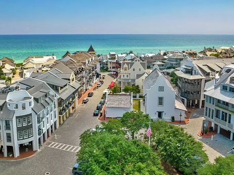 12 Dreamy Towns In Florida That Are Straight Out Of A Hallmark Movie Small Beach Towns In Florida, Old Town Florida, Amish Town, Hemingway House, 30a Florida, Bright Moon, Island Town, Family Beach Trip, Hallmark Movie