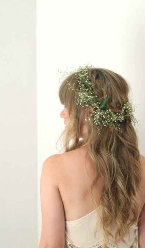 Whimsical Wedding Headpiece, Simple Flower Crown Veil, Earthy Wedding Hairstyles, Wedding Veil Flower Crown, Simple Wedding Flower Crown, Ivy Flower Crown, Simple Wedding Hair With Flowers, Wedding Veil And Flower Crown, Flower Crown With Bangs