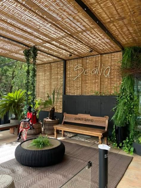 Outdoor Restaurant Design Terraces, Village Restaurant Design, Bamboo Porch, Bamboo Terrace, Backdoor Steps, Bamboo Pergola, Bamboo Cafe, Bamboo Restaurant, Privacy Fence Ideas