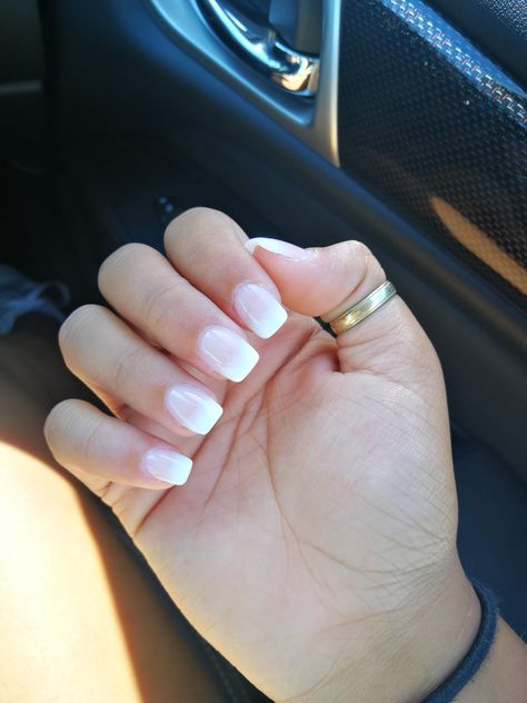 Ombre Nails Simple, White Ombré Nails, Simple Cute Nails, White Ombre Nails, White French Nails, White Tip Nails, Ombré Nails, Ombre Nail, Ombre Nail Designs