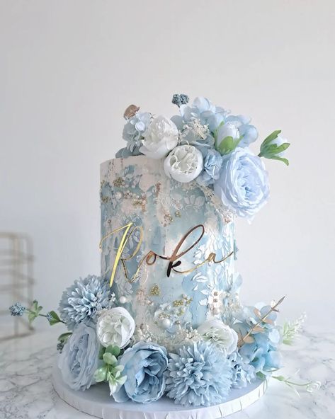 A simple 6" floral Roka cake for an intimate event. This colour pallete needs to be used so much more than it is! Especially for… | Instagram Baby In Bloom Cake Boy, Something Blue Cake, Roka Cake Designs, Birthday Cake Floral, Blue Floral Cake, Engagement Cake Designs, Whimsical Wedding Cake, Wedding Cake Simple, Textured Cake