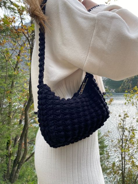 handmade crochet cloud bag☁️ Black Bag Crochet, Puffy Crochet Bag, Crochet Cloud Bag, Fluffy Crochet Bag, Crochet Bag Fluffy Yarn, Crochet Cloud, Oc Clothes, Crochet Black, Handbags Patterns