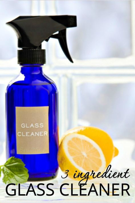 Diy Window Cleaner, Glass Cleaner Recipe, Diy Glass Cleaner, Best Glass Cleaner, Homemade Glass Cleaner, Window Cleaner Homemade, Sarah Titus, Homemade Cleaning Recipes, Natural Cleaning Recipes