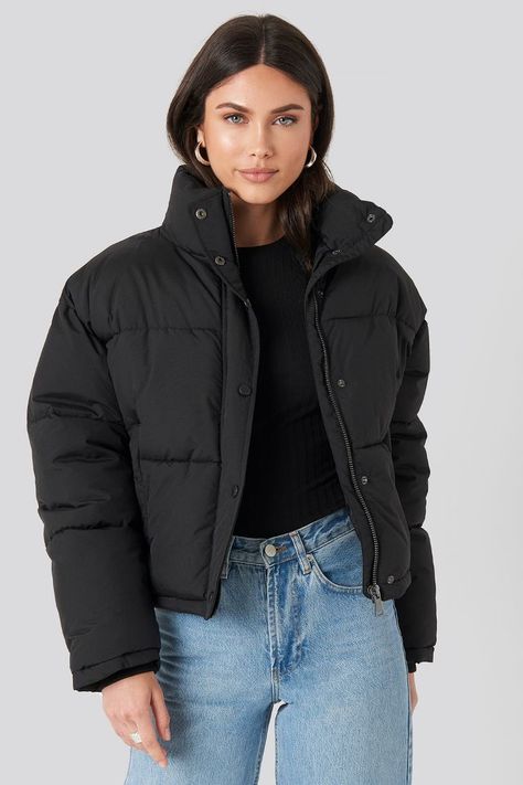 Puffy Jacket Outfit, Black Puffer Jacket Outfit, Winter Mode Outfits, Puffer Jacket Style, Puffer Jacket Outfit, Black Puffer Jacket, Puffer Jacket Women, Puffy Jacket, Black Puffer