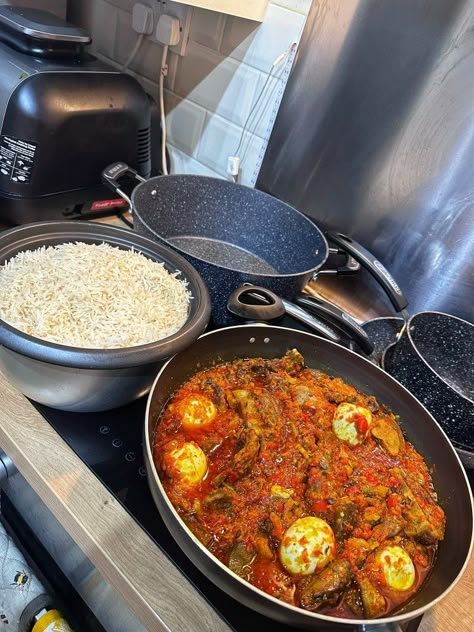 African Recipes Nigerian Food, Seasoned Rice Recipes, Healthy Food Menu, African Cooking, Soul Food Dinner, African Recipes, Nigerian Food, Healthy Food Dishes, Healthy Homemade Recipes