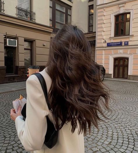 Rambut Brunette, Brown Hair Inspo, Brown Hair Balayage, Hair Inspo Color, Dream Hair, 가을 패션, Brunette Hair, Aesthetic Hair, Brunette Hair Color