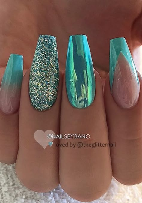 Wedding Nails Turquoise, Tiffany Green Nails, Turquoise Nails With Rhinestones, Turquoise Sparkle Nails, Teal Birthday Nails, Tourquise Nails Design, Turquoise Green Nails, Blue Sparkle French Tip Nails, Sparkle Green Nails