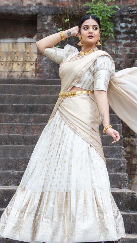 Sreemukhi Half Saree, White Half Saree South Indian, White Half Saree, Sree Mukhi, Lehenga White, Christian Weddings, Super Idol, Langa Voni, Lehnga Dress