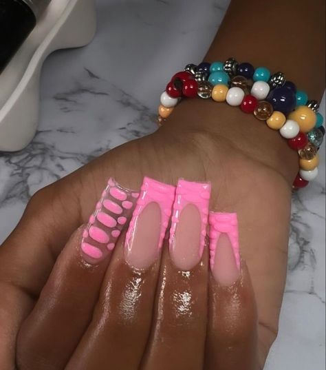 Pink Nails Black Women, Boujie Nails, Shorties Nails, Cute Pink Nails, Holo Nails, Medium Nails, Acrylic Toe Nails, Colored Acrylic Nails, Simple Acrylic Nails