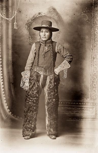 Cowboys & Indians - True West Magazine Old West Photos, Gauntlet Gloves, Black Cowboys, Wilde Westen, Cowboys And Indians, Vintage Cowgirl, Fancy Hats, Vintage Cowboy, National Archives