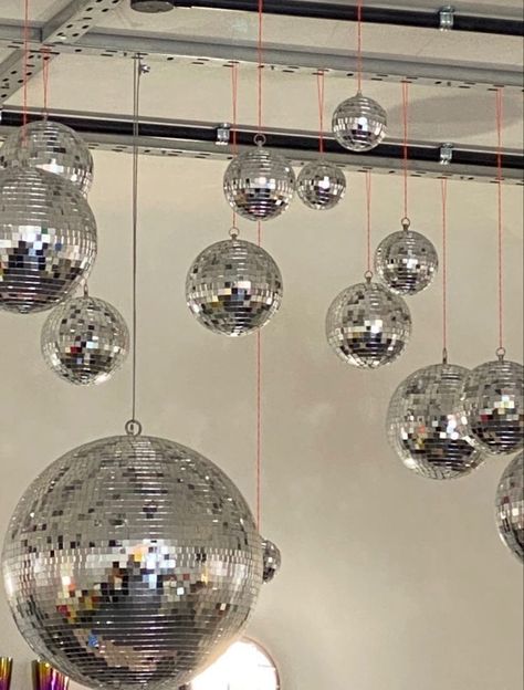 luna hale Taylor Core Aesthetic, Taylor Swift Party Decorations, Taylor Core, Taylor Swift Party, Disco Balls, Taylor Swift Album, Star Girl, New Wall, Modern Family