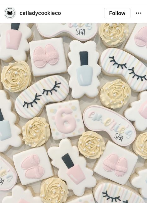 Spa Party Cookies Ideas, Spa Birthday Party Cookies, Makeup Themed Cookies, Slumber Party Cookies Decorated, Spa Day Cookies Decorated, Spa Cake Ideas Birthday, Spa Birthday Cookies, Spa Themed Cookies, Pajama Party Cookies