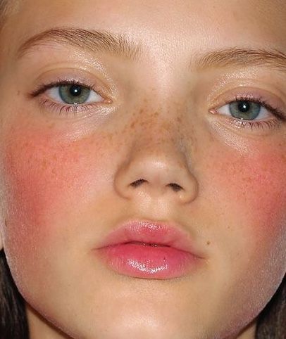 Rosy Cheeks Aesthetic, Cold Girl Makeup, Rosy Makeup, Skincare Secrets, Cheek Makeup, Natural Blush, Glossy Makeup, Pink Cheeks, Beauty Guru