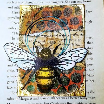 Elves In The Attic: Queen Bee ATC Bee Themed Crafts, Happy Journal, Bee Stamp, Happy Mail Ideas, Trading Card Ideas, Y Craft, Diary Art, Playing Card Art, Big Bee