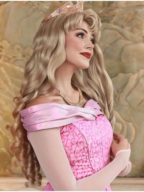 Princess Aurora Hairstyle, Characters With Blonde Hair, Sleeping Beauty Hair, Aurora Cosplay, Princess Aurora Costume, Blonde Princess, Aurora Hair, Aurora Princess, Aurora Costume