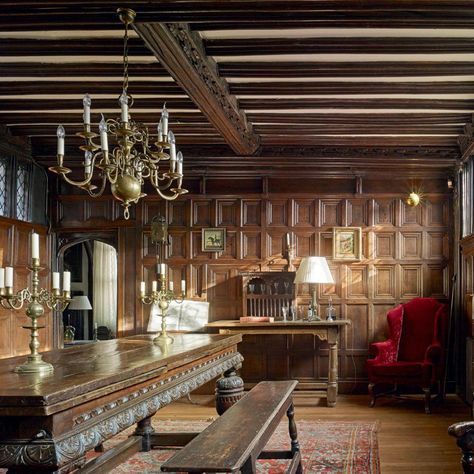 Tudor house architecture: How England’s great homes evolved in the 16th century Tudor Style Homes Interior, Tudor Decor, Country Life Magazine, Timber Frame House, Tudor Style Homes, Homes Interior, Medieval Houses, Tudor House, Tudor Style