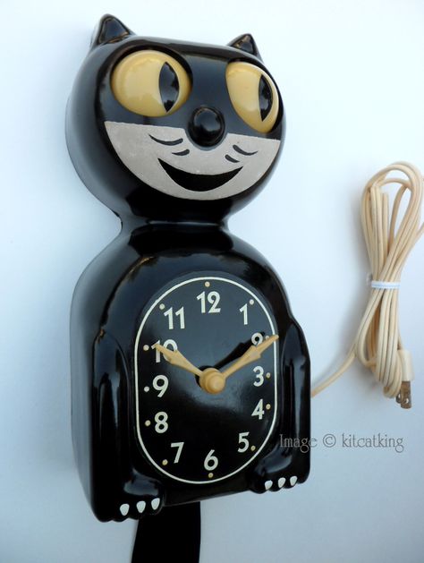 VINTAGE 1940s ALLIED KIT CAT KLOCK Kat Clock-Bakelite with Metal Back Kit Kat Clock, Retro Clocks, Kit Cat Clock, Kitchen Clock, Cat Clock, Cool Clocks, Clock Vintage, Retro Clock, Old Clocks