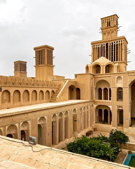 When you walk in the old context of Abarkoh, visit Darvazeh Meydan neighborhood, there you will see a beautiful house that will definitely catch your attention. #yazd #mansion #bestplacestogo #desierto #aghazadeh #iran #persia #irantravel Iran Old Houses, Yazd Iran Architecture, Old Persian House, Persia Architecture, Achaemenid Architecture, Islamic House, Iran Architecture, Arabic Architecture, Culture Center