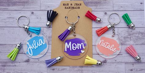 Oh, a fun pop of color to brighten up your day and your keys!  Just love this design, paint stroke behind the name makes it pop. Clear circle, round acrylic personalized keychain with any name: First name, last names, Mom, Aunt, Grandma...pretty much anything your heart desires. Choose your color vinyl. All writing will be in white, unless otherwise requested! I will match the tassel to the vinyl (message me if you'd like a different color or no tassel)  Please let me know exactly how you'd like Chain With Name, Rustic Cake Stands, Distance Relationship Gifts, Acrylic Keychains, Last Names, Relationship Gifts, Keychain Design, Personalized Cups, Distance Relationship