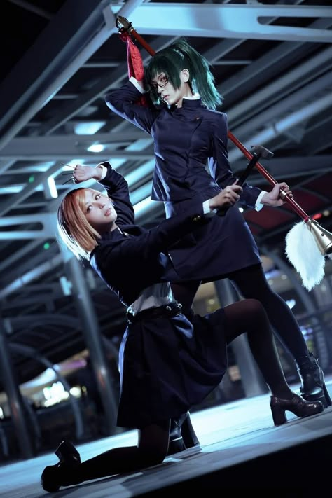 Cosplay Photoshoot Anime, Maki Cosplay Jjk, Maki Zenin Cosplay, Nobara Cosplay, Duo Cosplay, Jjk Cosplay, Maki Cosplay, Jujutsu Kaisen Cosplay, Levi Cosplay