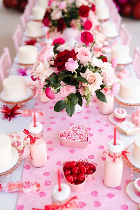 Valentines Girls Party Ideas, Galentines Kid Party, Valentine’s Day Party Themes, Toddler Valentines Day Party, Kids Galentines Party, Valentine Theme Birthday Party, Valentine Engagement Party, Valentines Theme Birthday Party, Valentine’s Day Kids Party