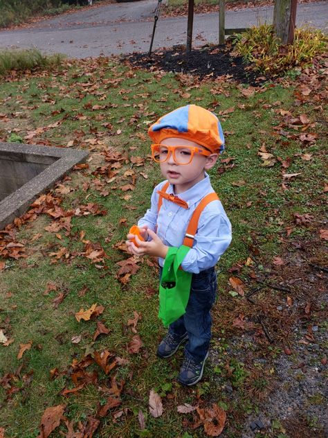 Blippi Halloween Costume Family, Diy Blippi Costume, Blippi Family Costume, Blippi Halloween Costume, Blippi Costume, Dyi Costume, Holloween Costume, Halloween Family, Diy Halloween Costume