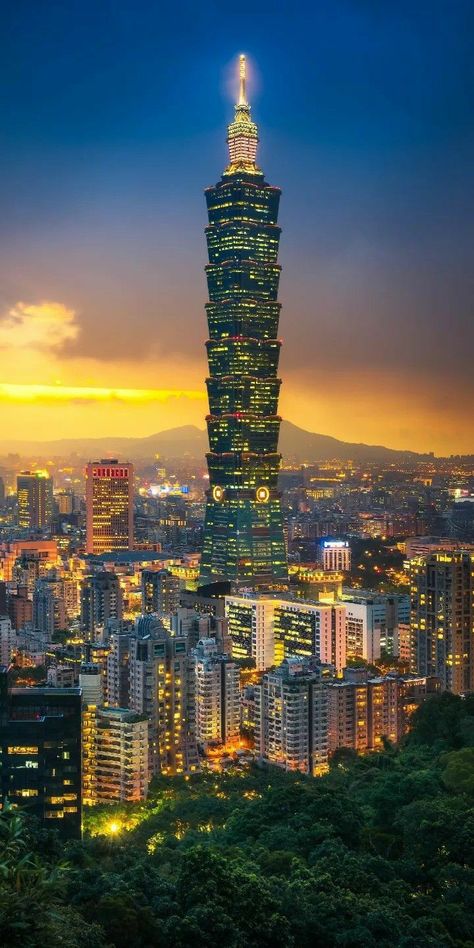 Dress For Your Body Type, Taipei 101, Hawaii Travel Guide, New Taipei City, The Gentlemen, Modern Architecture Design, City At Night, Taiwan Travel, Taipei City