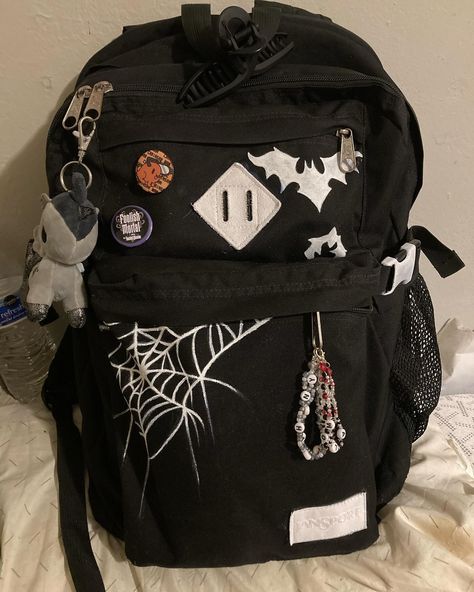 So I painted my backpack for funsies, idk just got bored of all black, she cute tho 💃 #backpack #painting #custom #school Spooky Backpack Drawing, Alternative Backpack, Drawing On Backpack, Customized Backpack, Backpack Painting Ideas, Grunge Backpack, Goth Backpack, Painting Backpack, Backpack Drawing