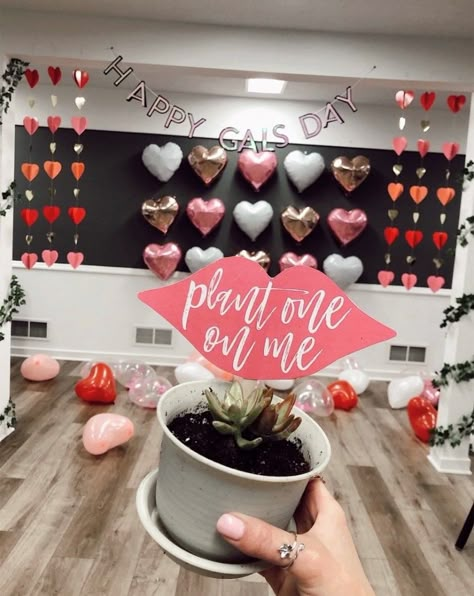 gal's day succulent activity: I ordered the pots & succulents from amazon. Yes, I ordered real plants from amazon... that they ended up looking great!! I had the "plant one on me" signs printed at a UPS store. I linked the signs below! More details about this event and other events are on my sorority event planning board #valentines #gal #sorority #event #girls #heart #eventplanner #college #collegegirl #vdayevent #valentineevent #alphaphi #aphi Bonding Events Sorority, Valentines Sisterhood Events, Valentines Day Sisterhood Sorority, Sorority Events Ideas, Sorority Moms Day Activities, Sorority Social Events, Sorority Sisterhood Retreat Ideas, Moms Day Sorority Activities, Cob Event Ideas Sorority